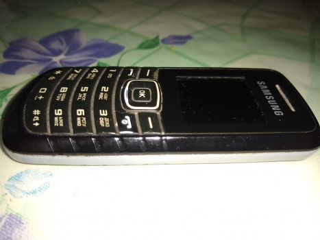 Телефон Samsung GT E1200I 4
