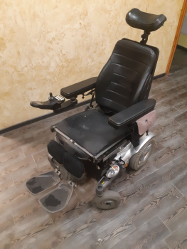 Електрична інвалідна коляска 1