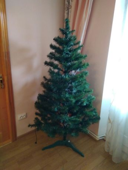 Ялинка штучна новорічна 1