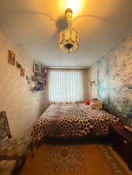 4-кімнатна квартира, вул. Б. Хмельницького 3