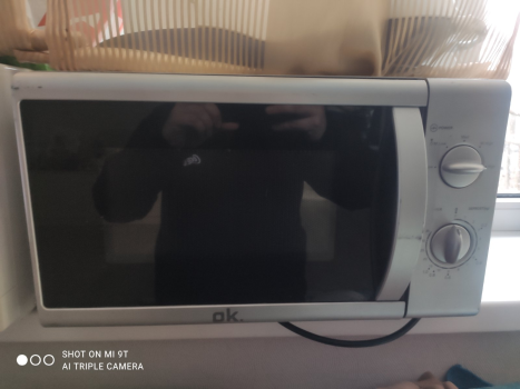 Мікрохвильова піч OK