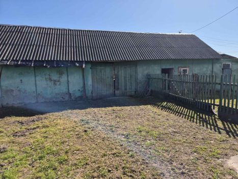 Будинок з бізнесом біля нього 7