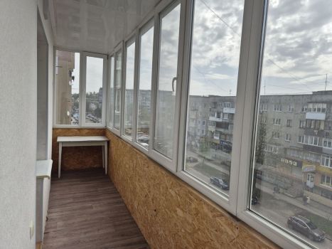 4-кімнатна квартира, вул. Сівецька 4 5