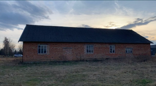Нежилий будинок, Семаківці