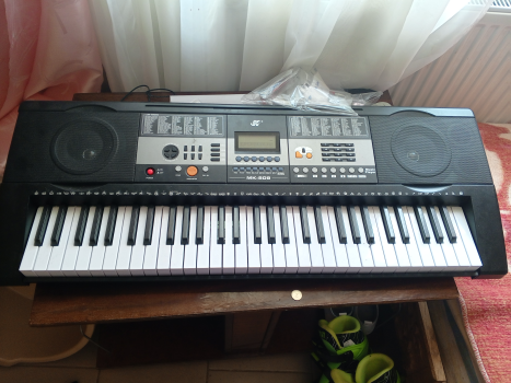 Синтезатор МК-809