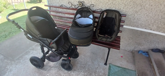 Дитяче ліжко і коляска