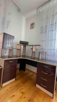 Стіл письмовий