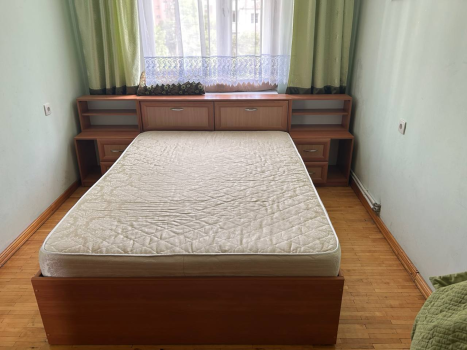 Двоспальне ліжко