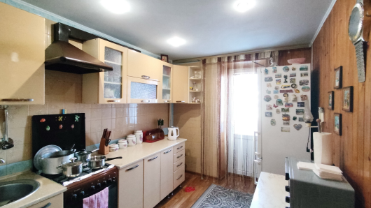 3-кімнатна квартира, вул.Каракая 8