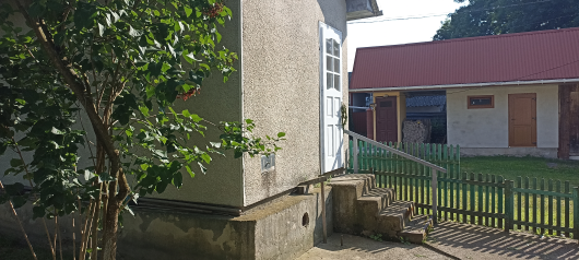 Жилий будинок, Вулиця Набережна