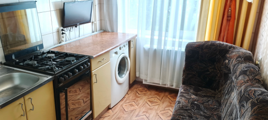2-кімнатна квартира, вул.Героїв України 7