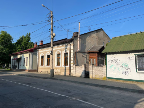 Будинок, центр міста вул.Чорновола
