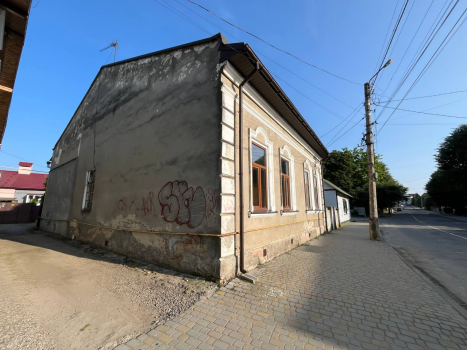 Будинок, центр міста вул.Чорновола 5