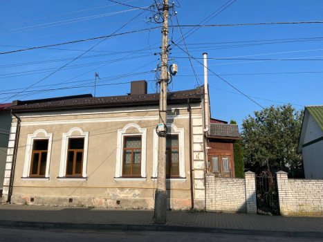 Будинок, центр міста вул.Чорновола 2