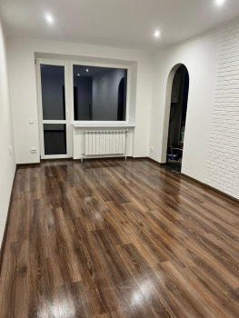 2-кімнатна квартира, вул.Литвина 7