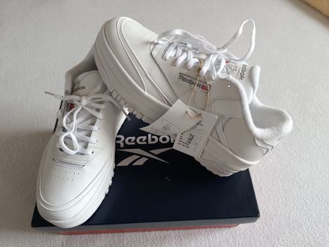 Кросівки жіночі Reebok 3