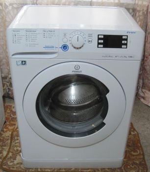 Пральна машина Indesit 1