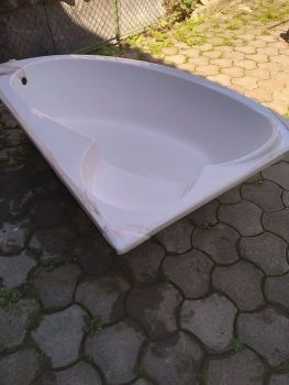 Кутова акрилова ванна 2