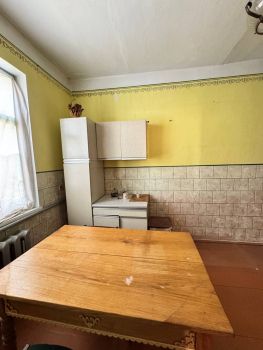 Жилий будинок, вулиця Відродження 6