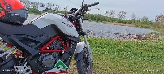 Мотоцикл Benelli TNT25 2