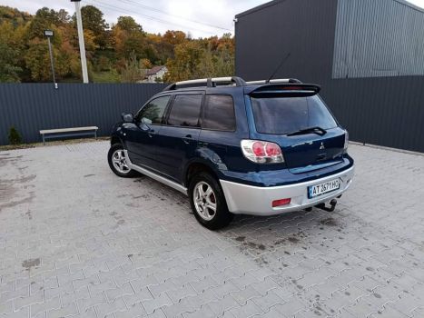 Mitsubishi Outlander 2