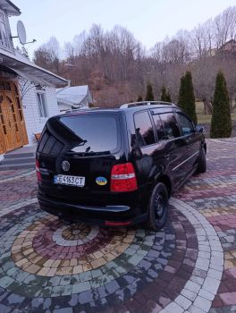  Volkswagen Touran 2
