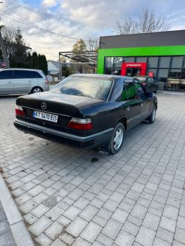 Mercedes w124--230e 2