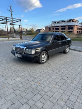 Mercedes w124--230e 1