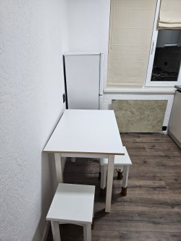 Здається 1 кім. квартира 3