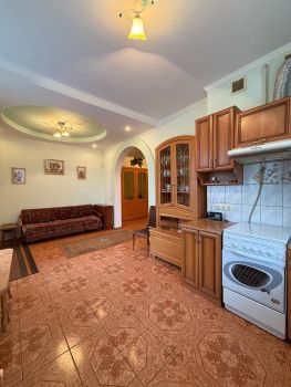 Жилий будинок, Львівська 6