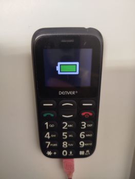 Кнопковий телефон Denver 5