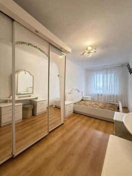 2-кімнатна квартира, вул.Литвина 4