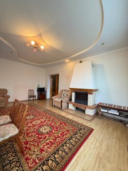 Жилий будинок, Львівська 4