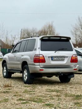 Toyota Land Cruiser 2
