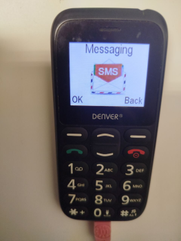 Кнопковий телефон Denver 2