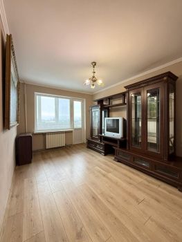 2-кімнатна квартира, вул.Литвина 2