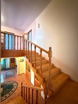 Жилий будинок, Львівська 8