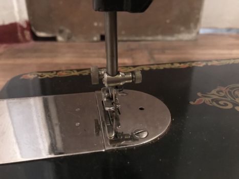 Машинка швейна 5