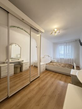 2-кімнатна квартира, вул.Литвина 4
