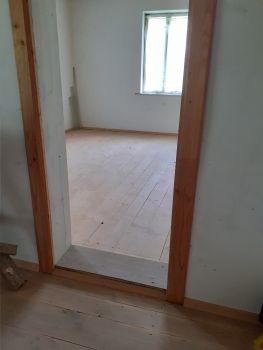 Новозбудований будинок, У центрі 1