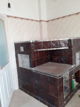 Новозбудований будинок, У центрі 4