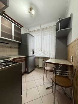 2-кімнатна квартира, вул.Литвина 6