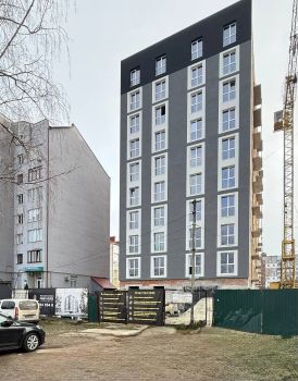 2-кімнатна квартира, вул.О. Пчілки 1