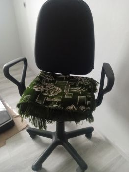 Комп'ютерне крісло