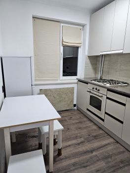 Здається 1 кім. квартира 8