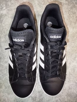 Нові кросівки Adidas 46р. 3