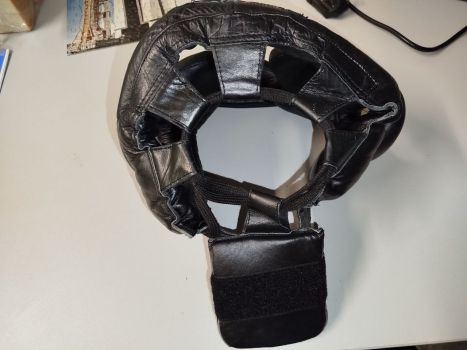 Шолом боксерський новий 6