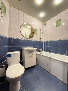 2-кімнатна квартира, вул.Литвина 8