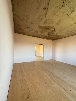 Новозбудований будинок, Орлика 4