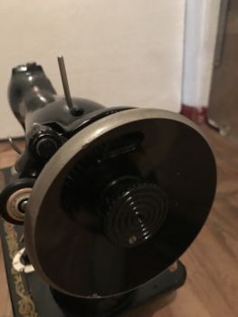 Машинка швейна 3